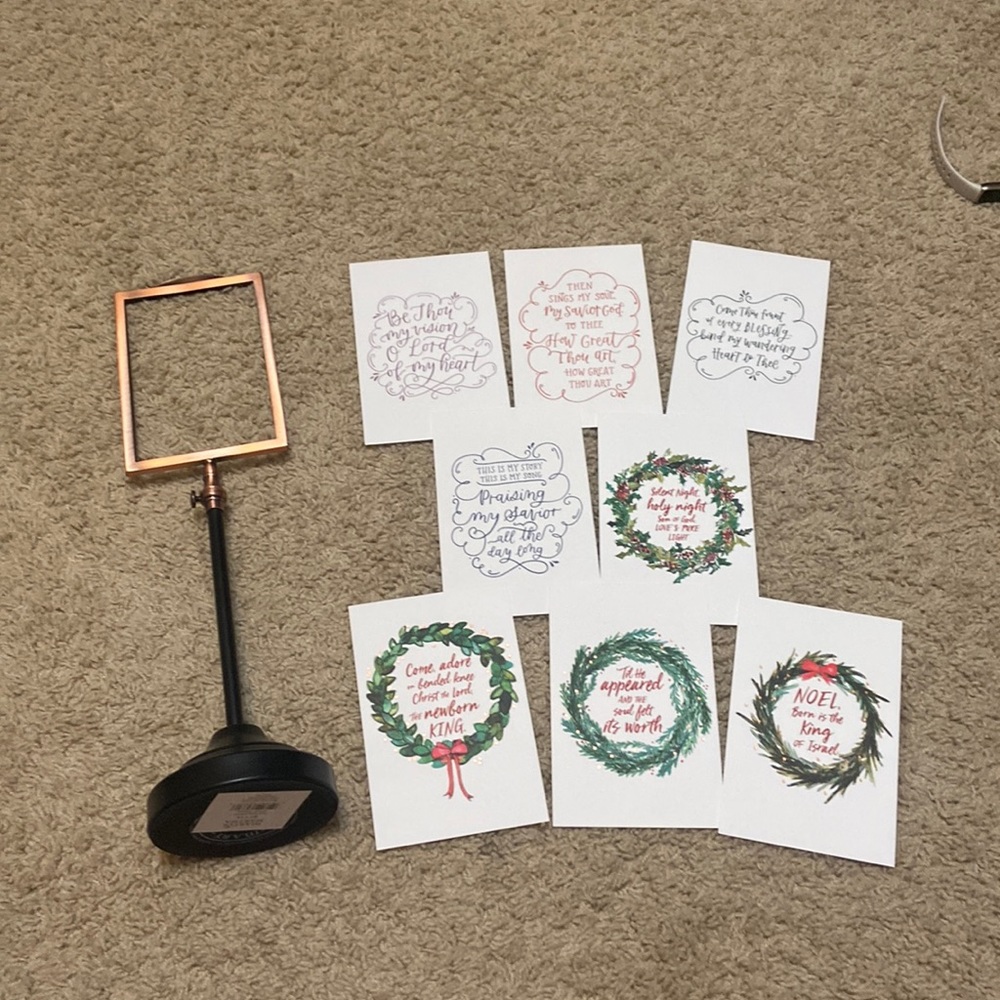 Brand new Mary & Martha 4x6 photo holder on stand. Comes with 8 quote cards.